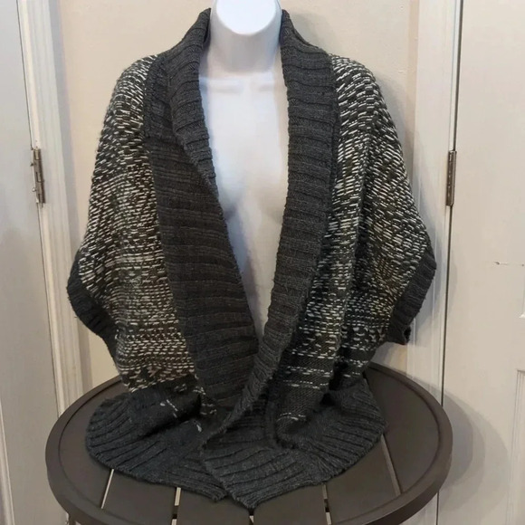 American Eagle Womens Kimono Cardigan Sweater Heavy Knit Oversized size medium - Picture 2 of 9